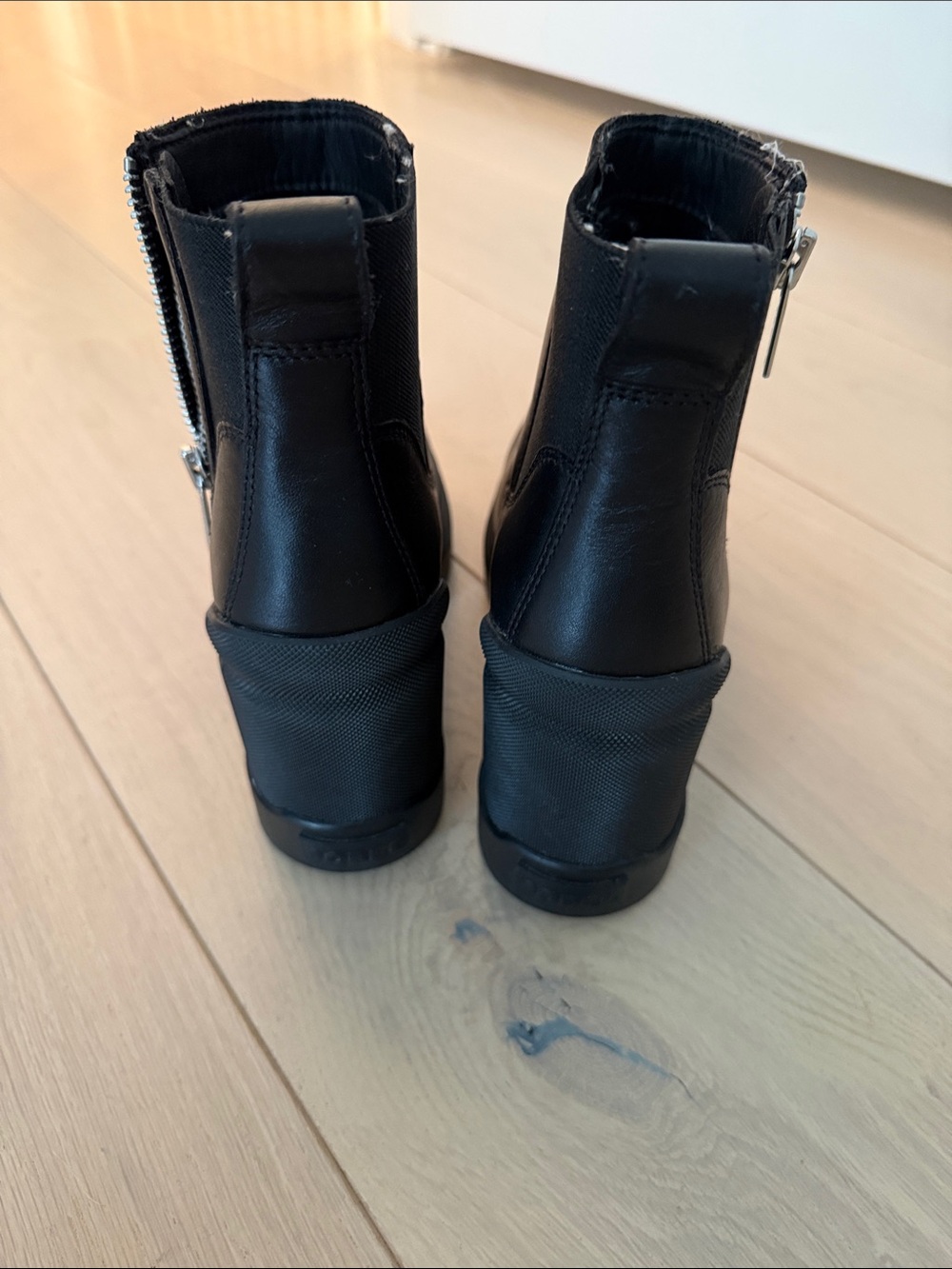 Sorel Black Leather Zip-Back Ankle Boots - Picture 2 of 5